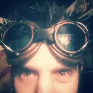 Meet your Posher, Dustin